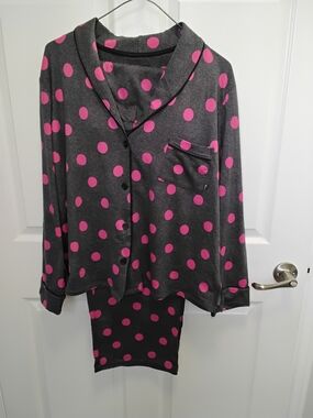 Vera Wang Gray Pajama Top with Pink Polka Dots